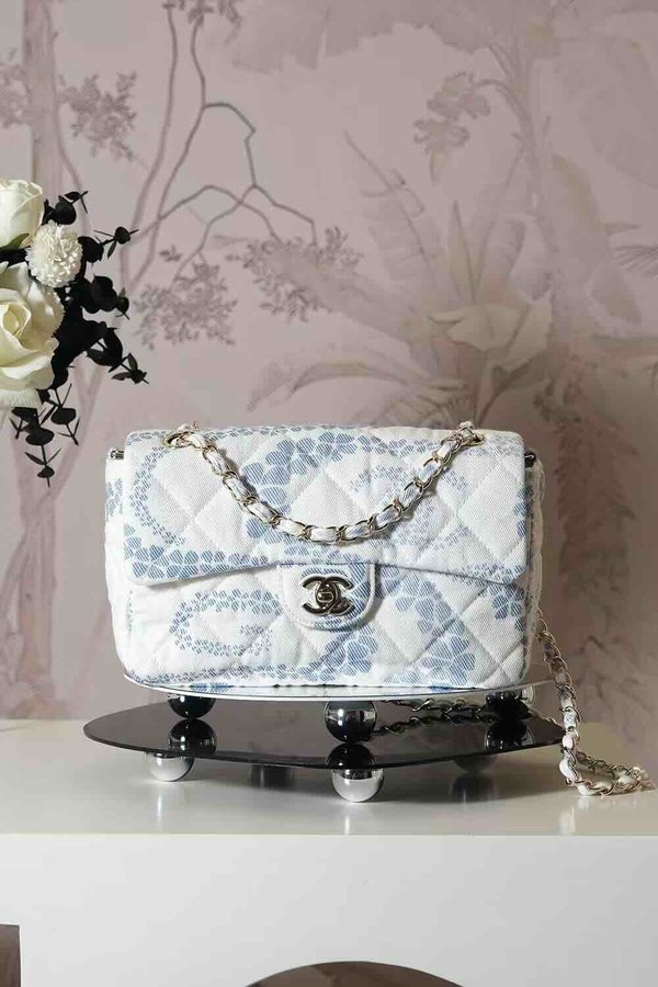 Chanel coco beach 2025 collection flap bag