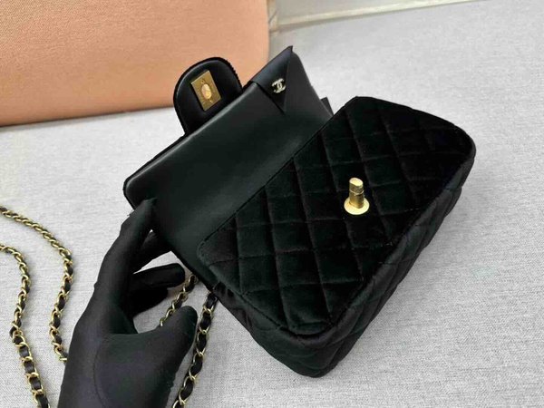 Chanel Top Handle Flap Bag Velvet Chain GHW 20cm