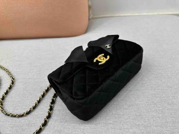 Chanel Top Handle Flap Bag Velvet Chain GHW 20cm