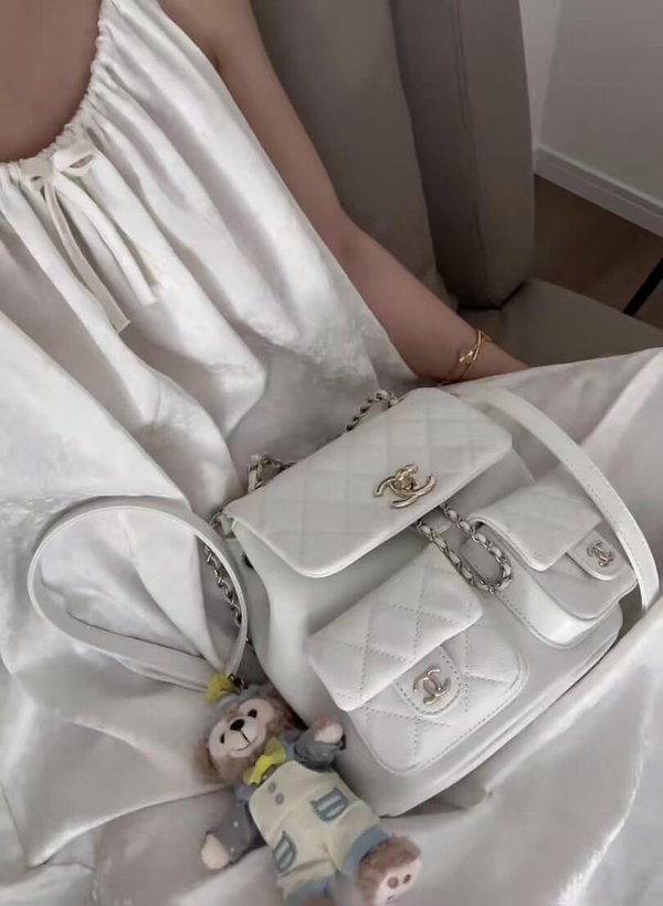 CHANEL 24A Duma Backpack – Fairy White (20.5×20×11.5cm)