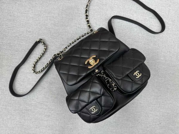 CHANEL 23A Mini Duma Backpack – Glossy Black Calfskin – Large (20.5×20×11.5cm)