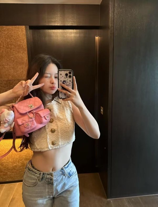 CHANEL 23A Mini Duma Backpack – Glossy Black Calfskin (18cm)