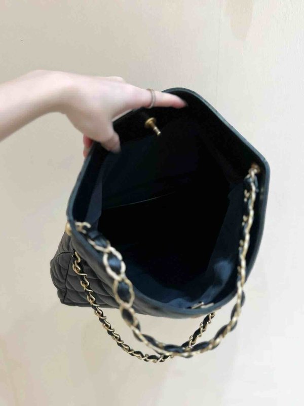 Chanel 24P Maxi Hobo Black Lambskin  37cm