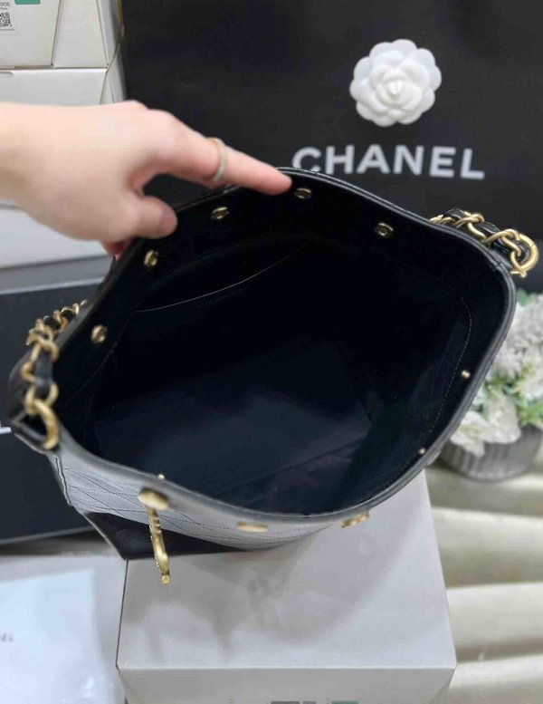 Chanel 25P Studded Bucket Bag Polished Lambskin 31cm