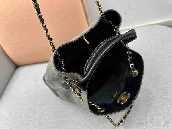 Chanel 25A Shopping Tote Suede Effect Calfskin & Lambskin GHW 40cm