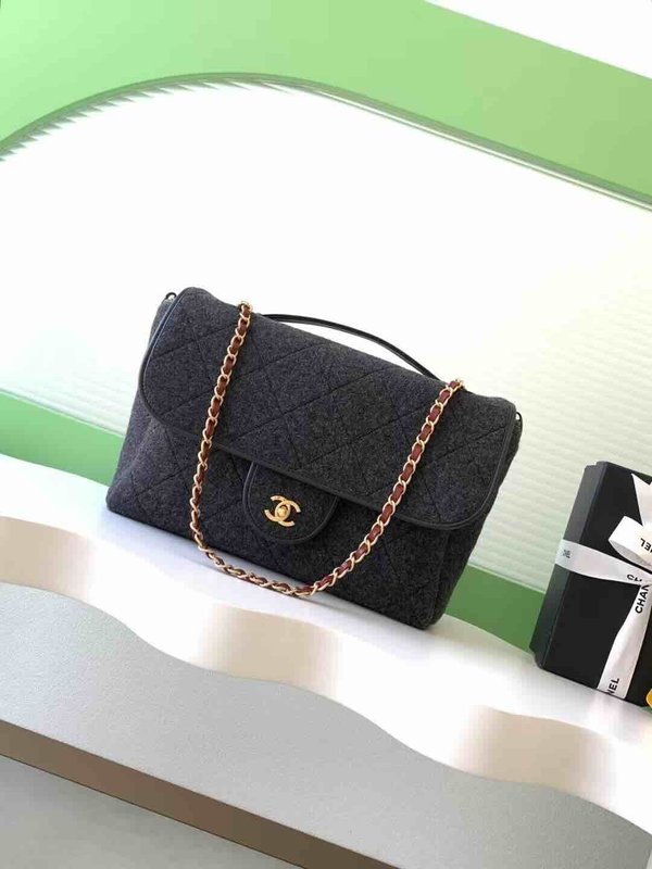 Chanel 25K Felt Tweed Large Tote Black Tweed & Calfskin GHW 32cm