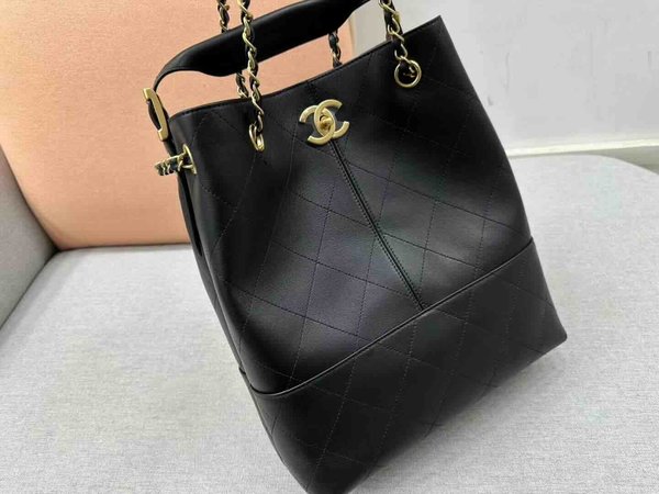 Chanel 25A Vertical Shopping Tote Calfskin Chain GHW 33cm