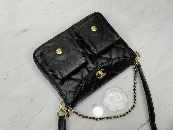 CHANEL 25P Pocket Hobo Messenger Bag – Black