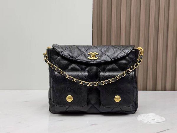 CHANEL 25P Pocket Hobo Messenger Bag – Black