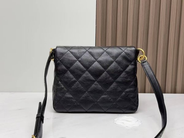 CHANEL 25P Pocket Hobo Messenger Bag – Black