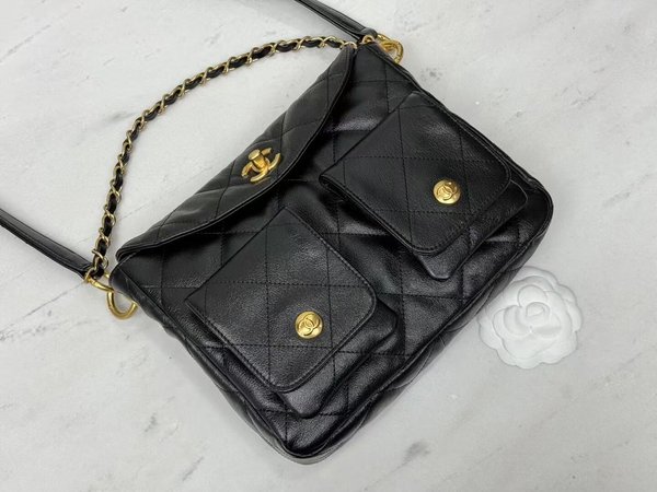 CHANEL 25P Pocket Hobo Messenger Bag – Black