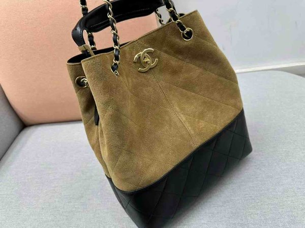 Chanel 25A Shopping Tote Suede Effect Calfskin & Lambskin GHW 40cm
