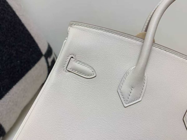 Hermès Birkin 25 Swift Nata x Gold Hardware