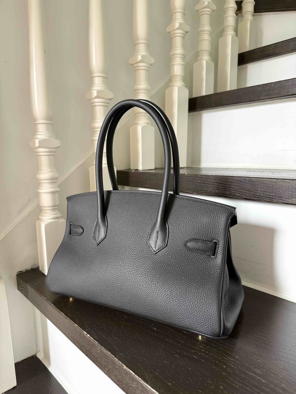 Hermès Shoulder Birkin29 Evercolor Noir x Gold Hardware