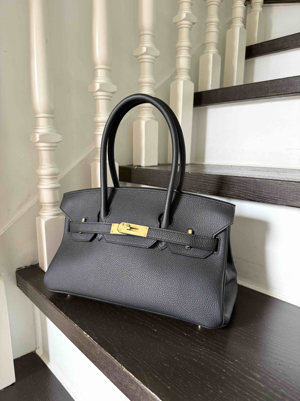 Hermès Shoulder Birkin29 Evercolor Noir x Gold Hardware