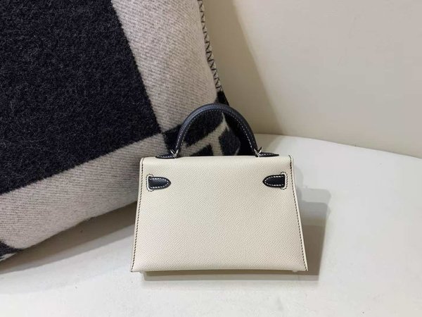 Hermès Kelly Mini Epsom Craie Black x Palladium Hardware