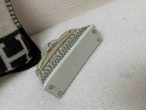 Hermès Mini Kelly II Studded Box Craie x Palladium Hardware