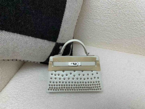Hermès Mini Kelly II Studded Box Craie x Palladium Hardware