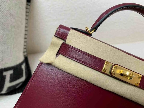 Hermès Mini Kelly II Box Rouge H x Gold Hardware
