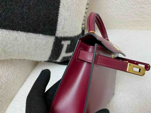 Hermès Mini Kelly II Box Rouge H x Gold Hardware