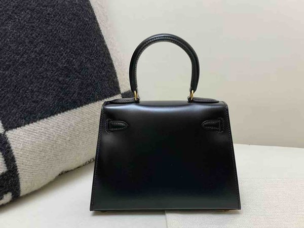 Kelly 20 Sellier Box Calf Noir x Gold Hardware