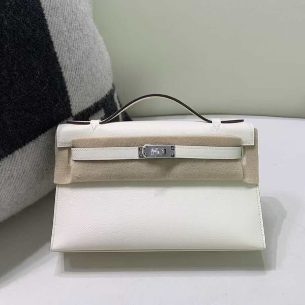 Hermès Kelly Pochette Swift Nata x Palladium Hardware