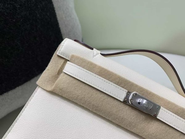 Hermès Kelly Pochette Swift Nata x Palladium Hardware