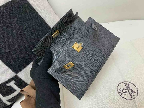 Hermès Pochette Lizard Graphite Grey x Gold Hardware