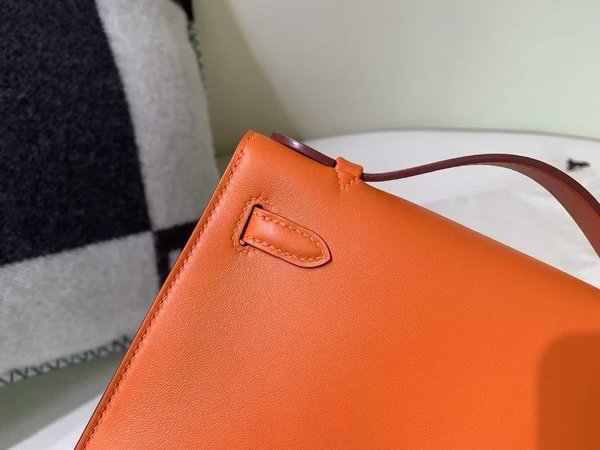 Hermès Kelly Pochette Swift Orange H  x Gold Hardware