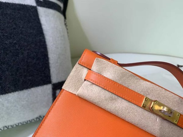 Hermès Kelly Pochette Swift Orange H  x Gold Hardware
