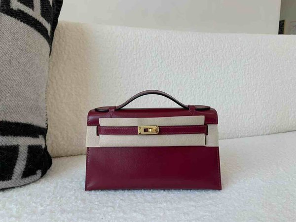 Hermès Pochette Box Bordeaux x Gold Hardware