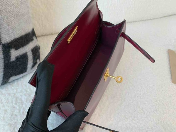 Hermès Pochette Box Bordeaux x Gold Hardware