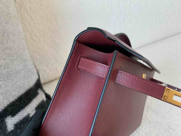 Hermès Pochette Swift Rouge H x Gold Hardware