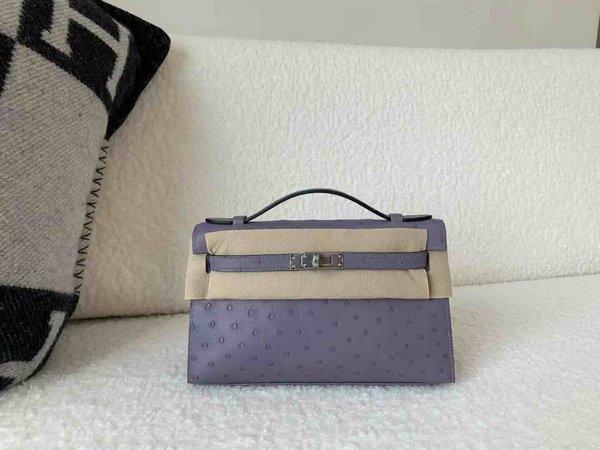 Hermès Pochette Ostrich Lavender Purple x Palladium Hardware