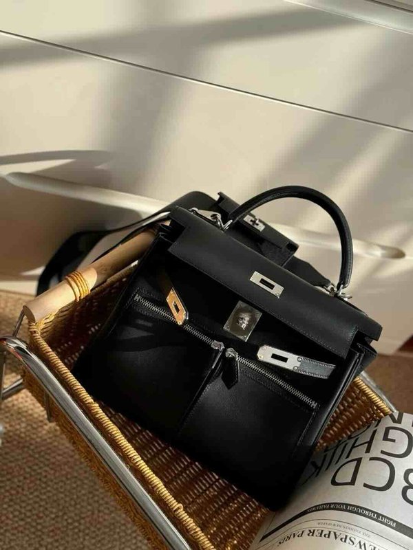 Hermès Kelly25 Swift Lakis Noir x Palladium Hardware