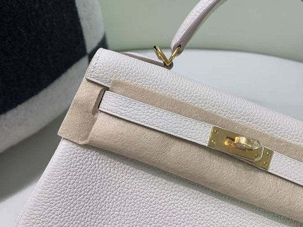 Hermès Kelly 25 Togo Craie x Gold Hardware