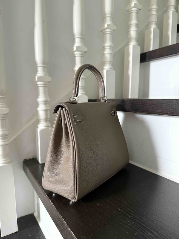 Hermès Kelly 25 Togo Etoupe x Palladium Hardware