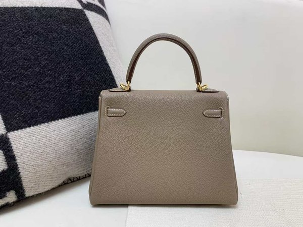 Hermès Kelly 25 Togo Etoupe x Gold Hardware