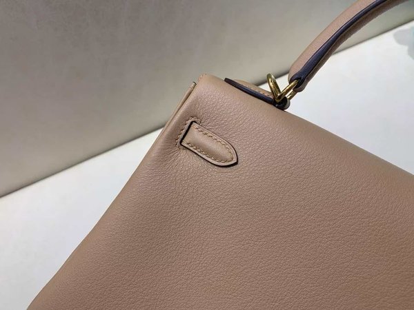 Hermès Kelly 25 Swift Etoupe x Gold Hardware