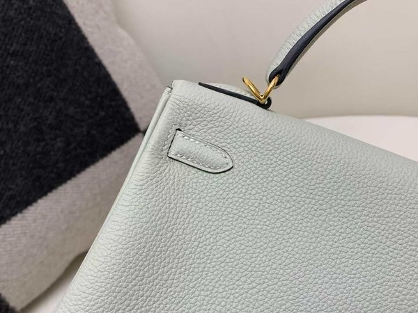 Hermès Kelly 25 Togo Vert d’Eau x Gold Hardware