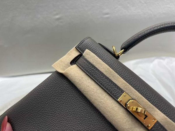 Hermès Kelly 25 Togo Vert Gris x Gold Hardware