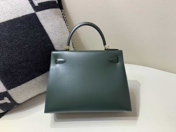 Hermès Kelly 25 Sellier Box Calf, Vert Rousseau x Gold Hardware