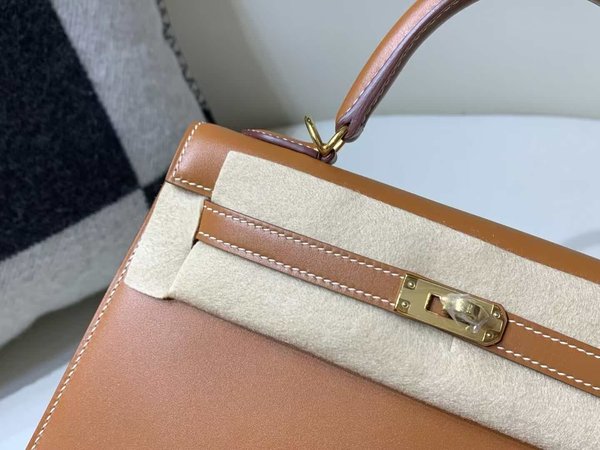 Hermès Kelly 25 Sellier Box Calf Gold x Gold Hardware