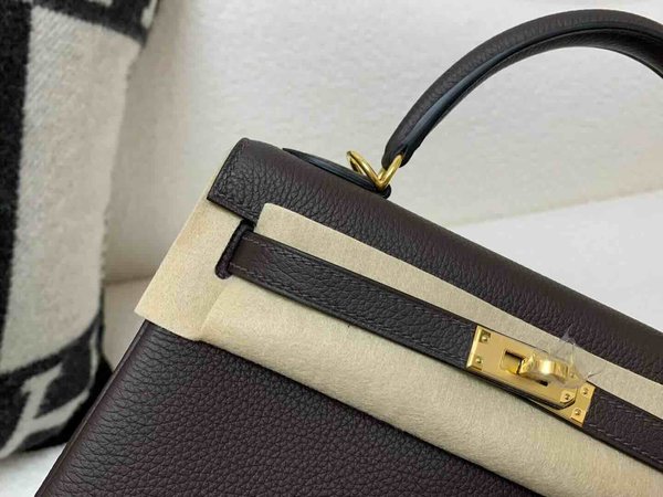 Hermès Kelly 25 Togo Ebene x Gold Hardware
