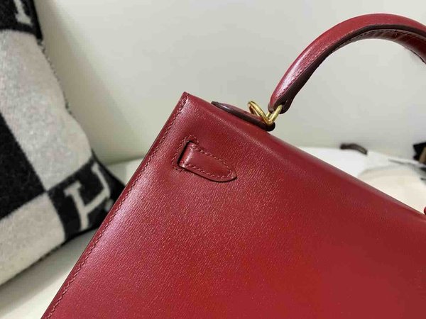 Hermès Kelly 25 Sellier in Box Calf, Rouge H x Gold Hardware