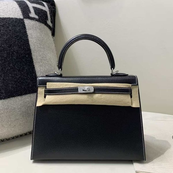 Hermès Kelly 25 Sellier Evercolor Noir / White Stitch x Palladium Hardware