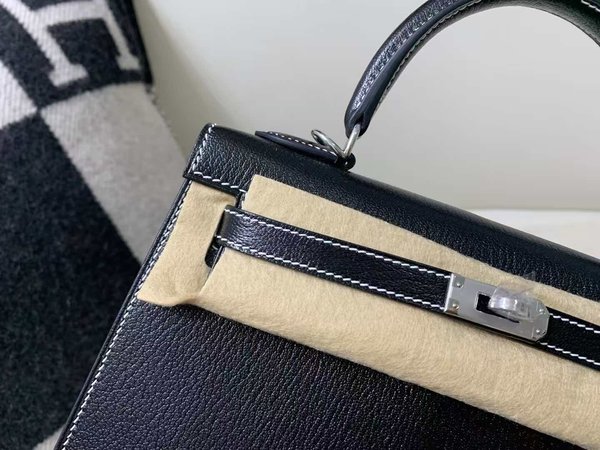Hermès Kelly 25 Sellier Evercolor Noir / White Stitch x Palladium Hardware