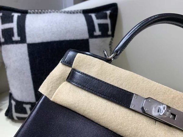Hermès Kelly25 Box Noir x Palladium Hardware