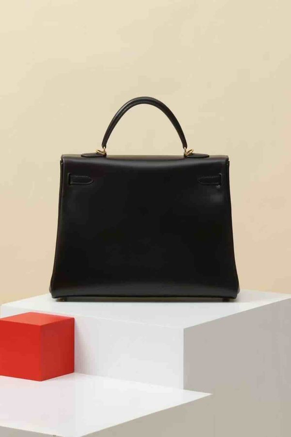 Hermès Kelly28 Box Noir x Gold Harware