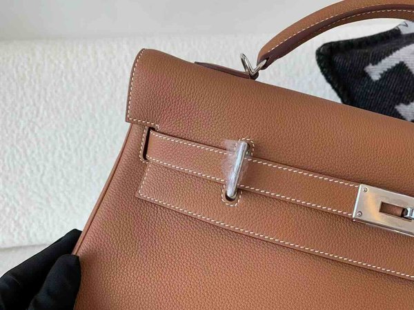 Hermès Kelly 42 Togo Gold x Palladium Hardware